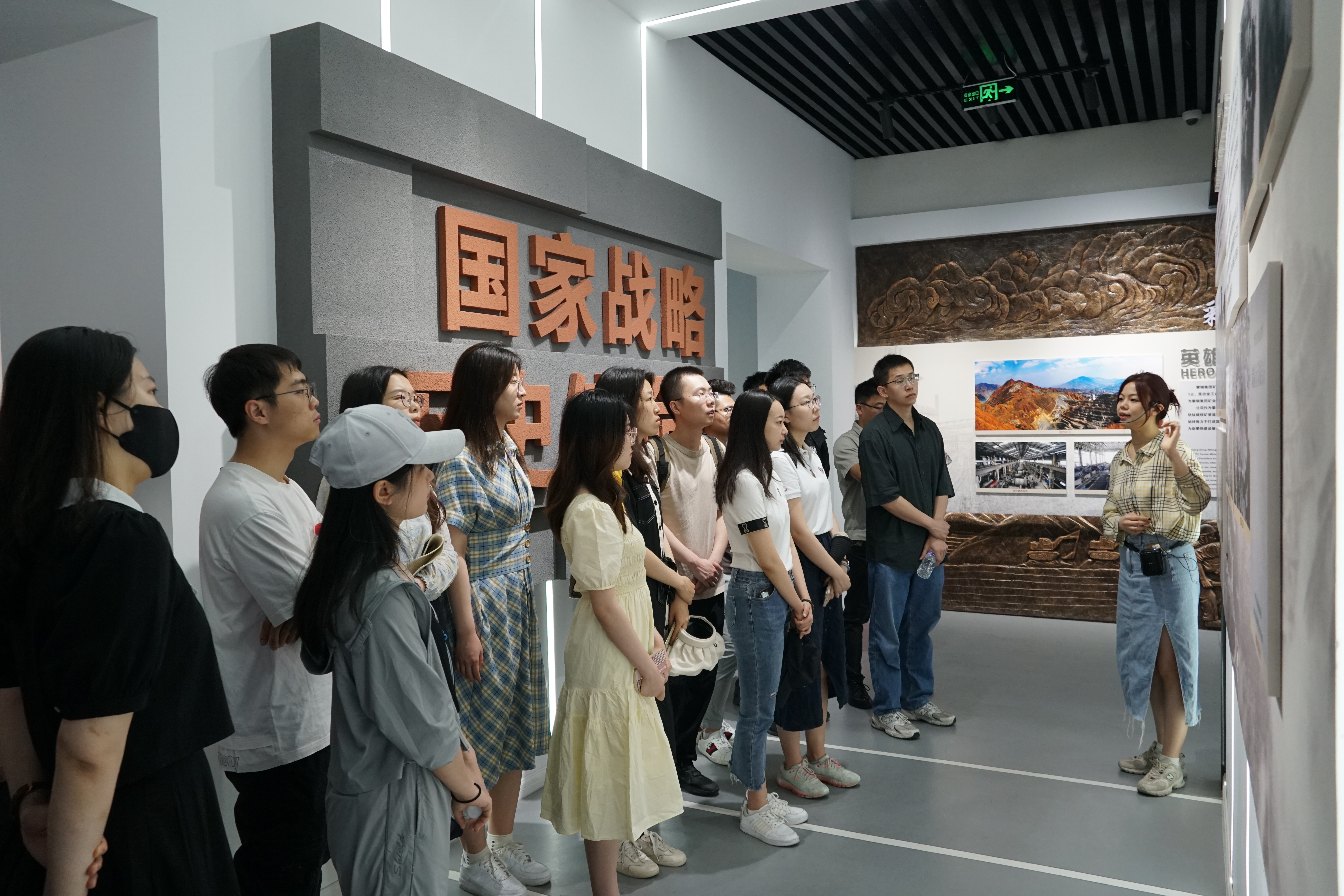 接續奮鬥 繼往開來 ——墩苗學(xué)員(yuan)近距離接觸攀鋼(gang)的(de)核心競争力(li)